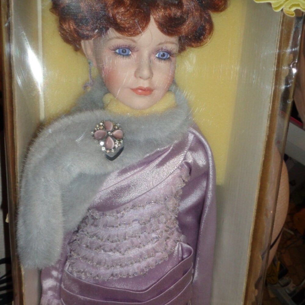 BEAUTIFUL AMERICAN CLASSICS VIOLET 24" PORCELAIN DOLL-WW2 1940'S ERA-LIMITED